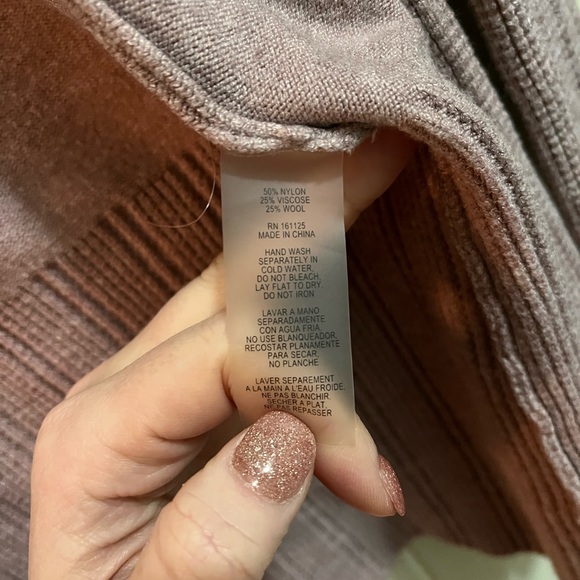 Beautiful soft dusty rose colored sweater. - Picture 4 of 4